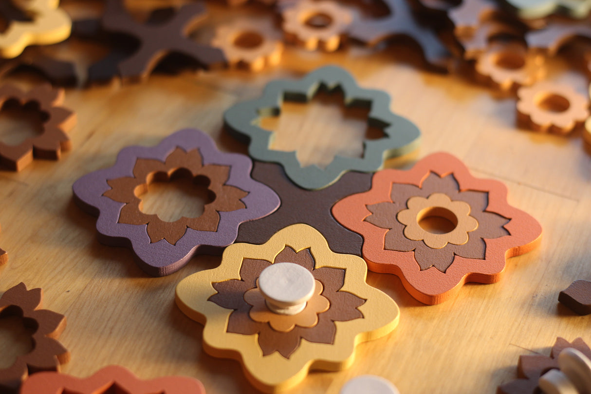 Intarsia complete game setup with all components