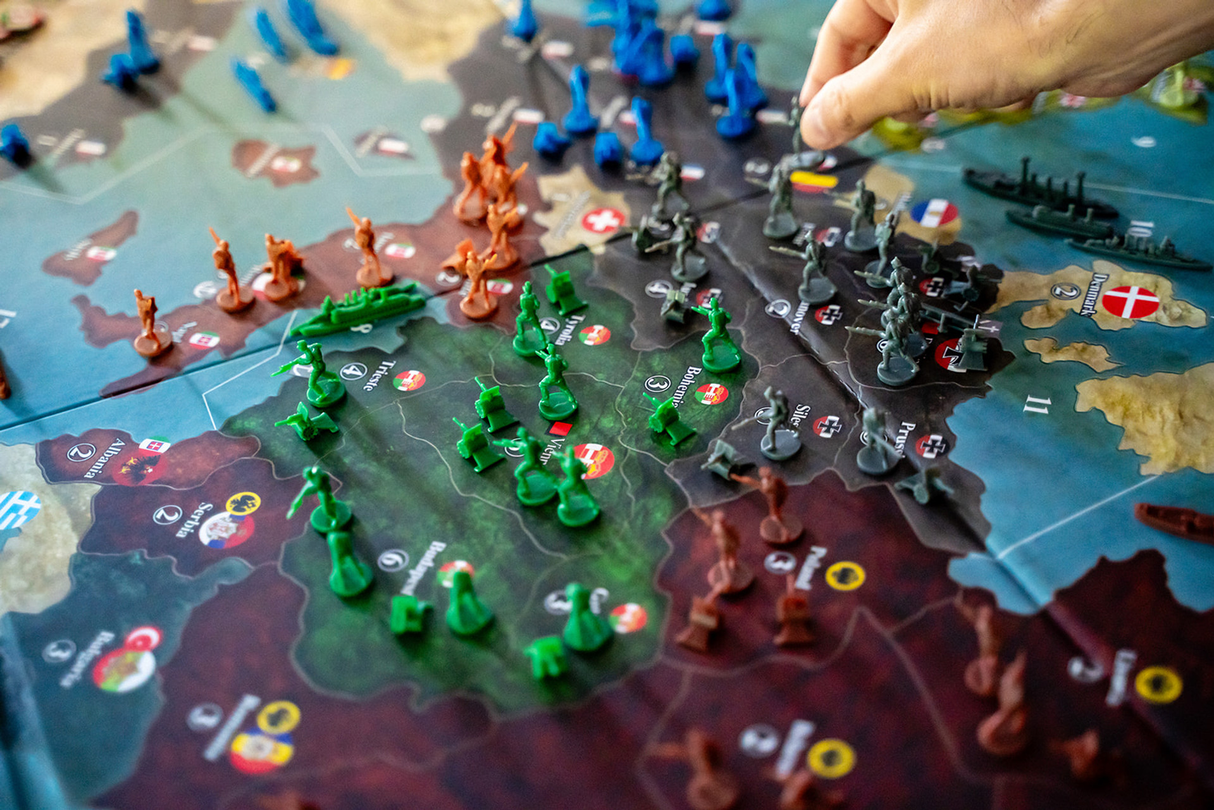 Axis & Allies: 1914 gameplay setup